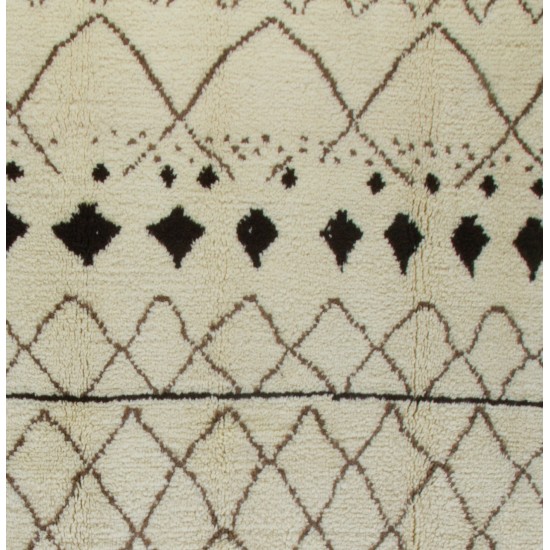Brand New Moroccan Rug Made of %100 Natural Undyed Wool. CUSTOM OPTIONS Available
