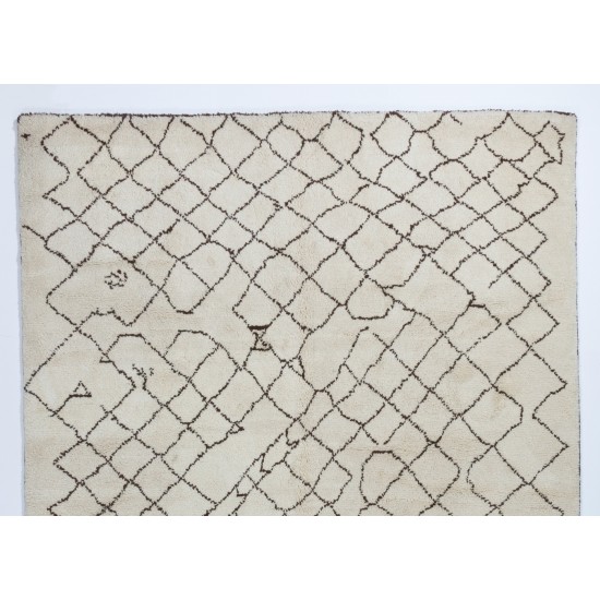 Contemporary Moroccan Rug made of Natural Undyed Wool