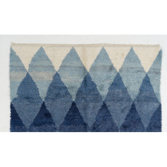 Contemporary Wool Rug with Interlocking Blue Diamonds