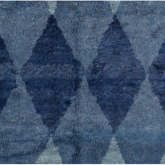 Contemporary Wool Rug with Interlocking Blue Diamonds