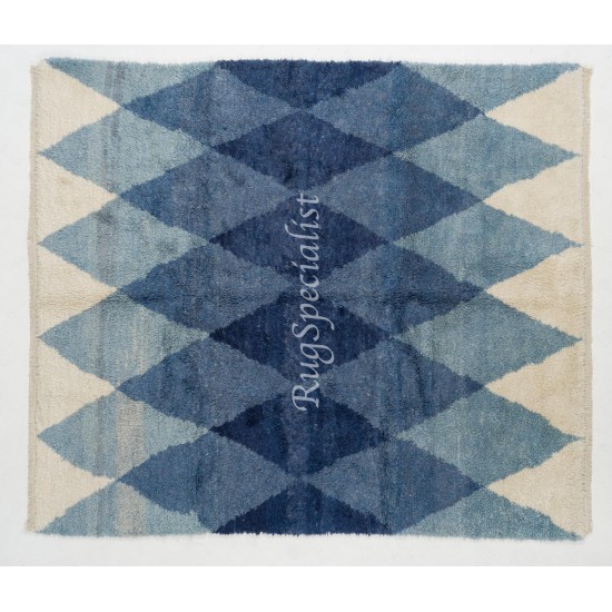 Contemporary Wool Rug with Interlocking Blue Diamonds