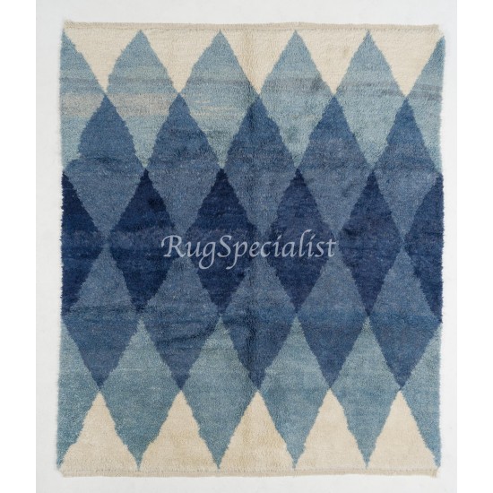 Contemporary Wool Rug with Interlocking Blue Diamonds Contemporary Wool Rug with Interlocking Blue Diamonds