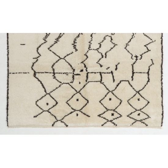 Contemporary Moroccan Rug, Hand Knotted, 100% Natural Undyed Wool Contemporary Moroccan Rug, Hand Knotted, 100% Natural Undyed Wool