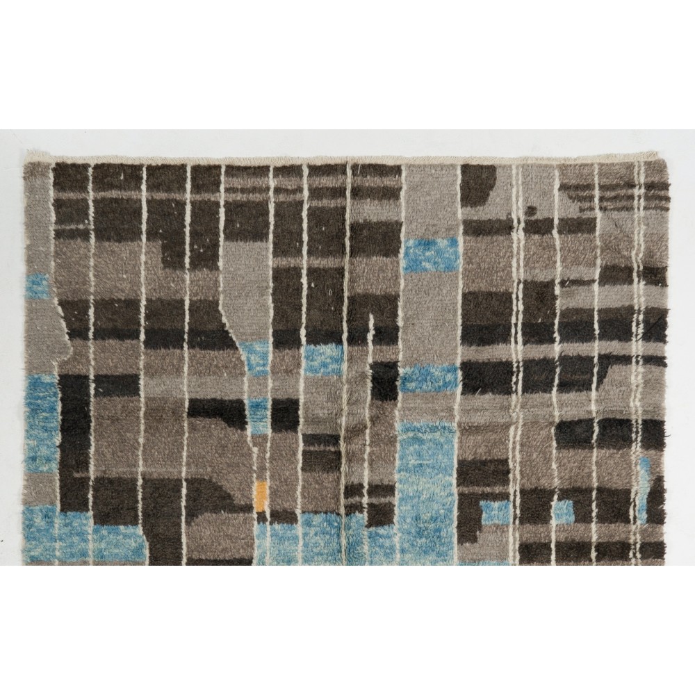 Contemporary Wool Rug with Soft Thick Pile and Abstract Design