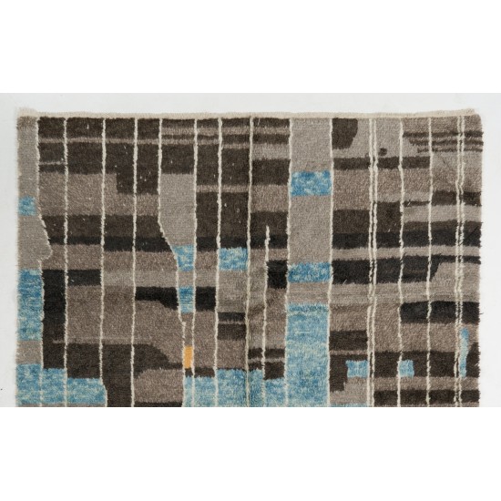 Contemporary Wool Rug with Soft Thick Pile and Abstract Design