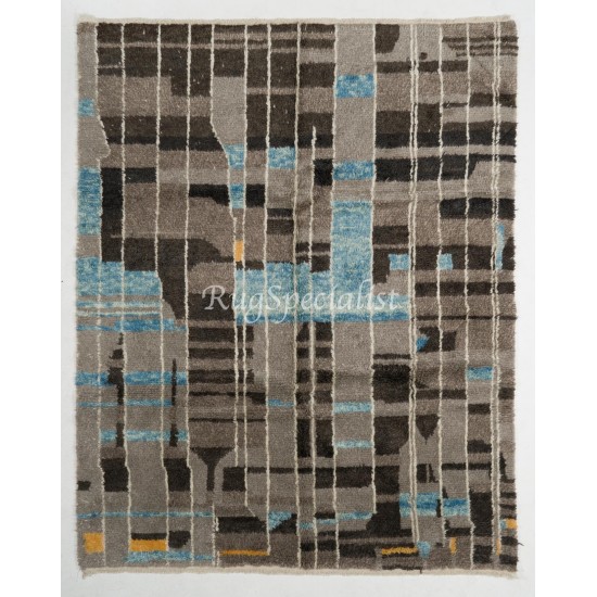 Contemporary Wool Rug with Soft Thick Pile and Abstract Design