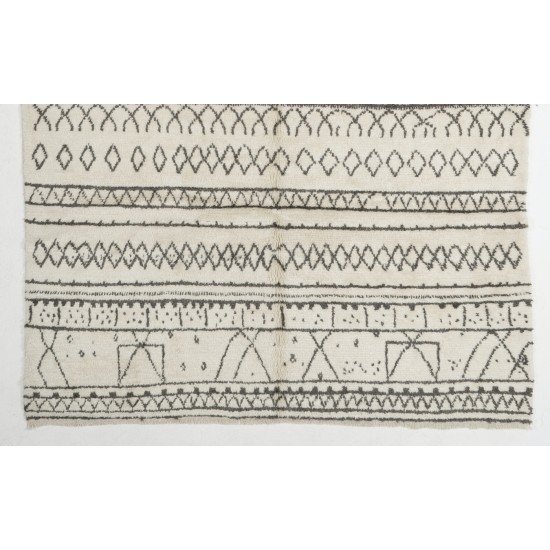 Boho Chic Moroccan Rug, 100% Natural Undyed Wool, Custom Options Available Boho Chic Moroccan Rug, 100% Natural Undyed Wool, Custom Options Available