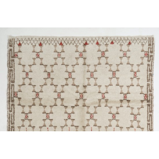Boho Chic Moroccan Rug, 100% Natural Undyed Wool, Custom Options Available Boho Chic Moroccan Rug, 100% Natural Undyed Wool, Custom Options Available