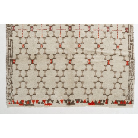 Boho Chic Moroccan Rug, 100% Natural Undyed Wool, Custom Options Available Boho Chic Moroccan Rug, 100% Natural Undyed Wool, Custom Options Available