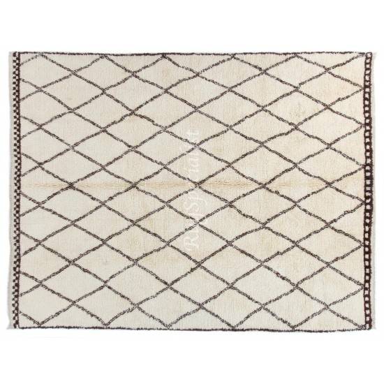 Contemporary Moroccan Rug Made of Natural Undyed Wool Contemporary Moroccan Rug Made of Natural Undyed Wool
