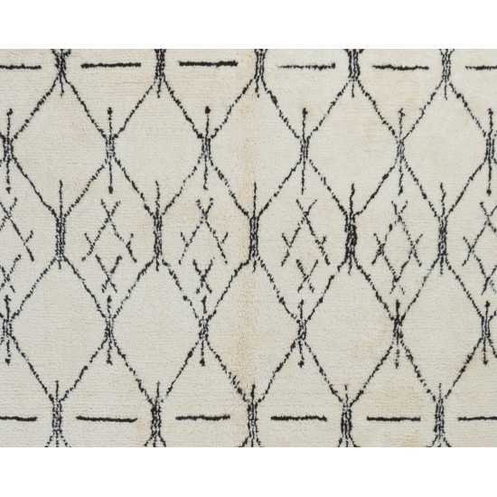 Contemporary Moroccan Design Rug, Beni Ourain Carpet, 100% Wool