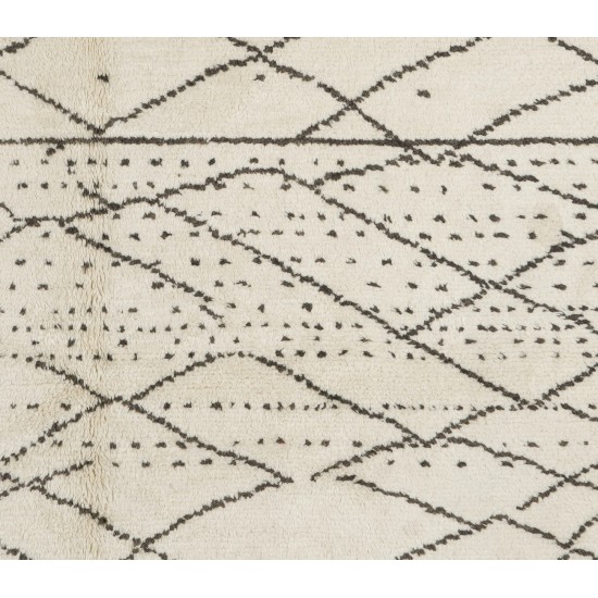 Modern Moroccan Azilal Rug, 100% Wool Carpet
