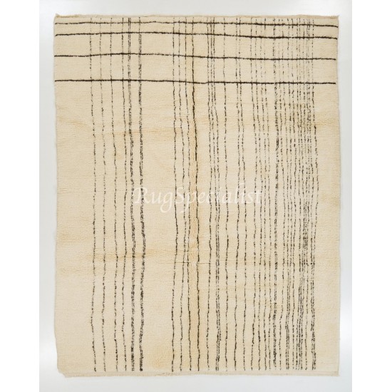 Contemporary Moroccan Style Rug Made of Natural Undyed Wool Contemporary Moroccan Style Rug Made of Natural Undyed Wool