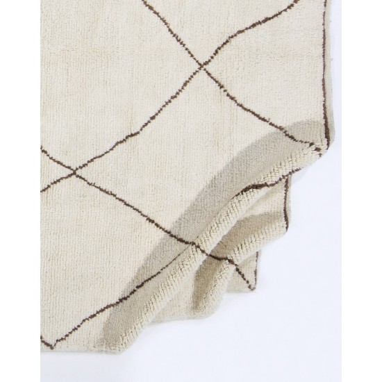 Boho Chic Moroccan Rug Made of Natural Undyed Wool