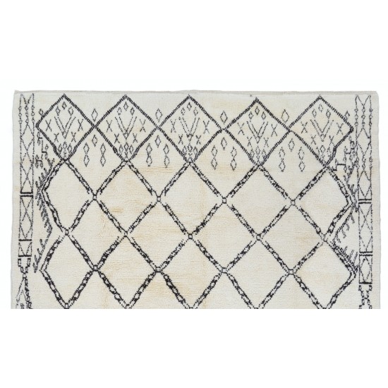Contemporary Moroccan Rug, 100% Natural Undyed Wool Contemporary Moroccan Rug, 100% Natural Undyed Wool