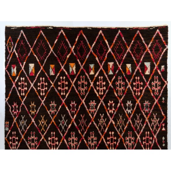 Hand Knotted Moroccan Tulu Rug, 100% Wool, Ideal for Contemporary Interiors, Custom Options Available