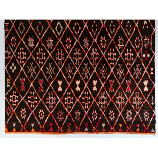 Hand Knotted Moroccan Tulu Rug, 100% Wool, Ideal for Contemporary Interiors, Custom Options Available