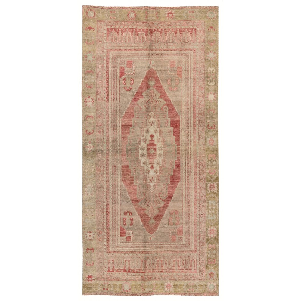 Vintage Turkish Oushak Rug in Soft Colors. 100% Wool Oriental Carpet