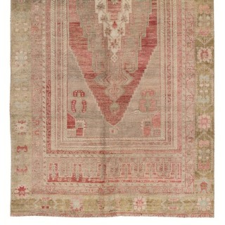 Vintage Turkish Oushak Rug in Soft Colors. 100% Wool Oriental Carpet