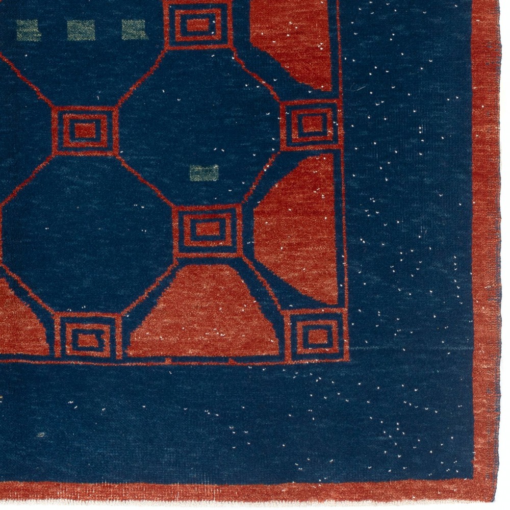 Modern Geometric Area Rug. Contemporary Hand-knotted Wool Carpet