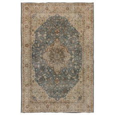 Fine Vintage Traditional Turkish Wool Rug in Soft Colors