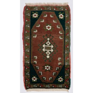 Vintage Handmade Accent Rug, Turkish Door Mat, Woolen Floor Covering.