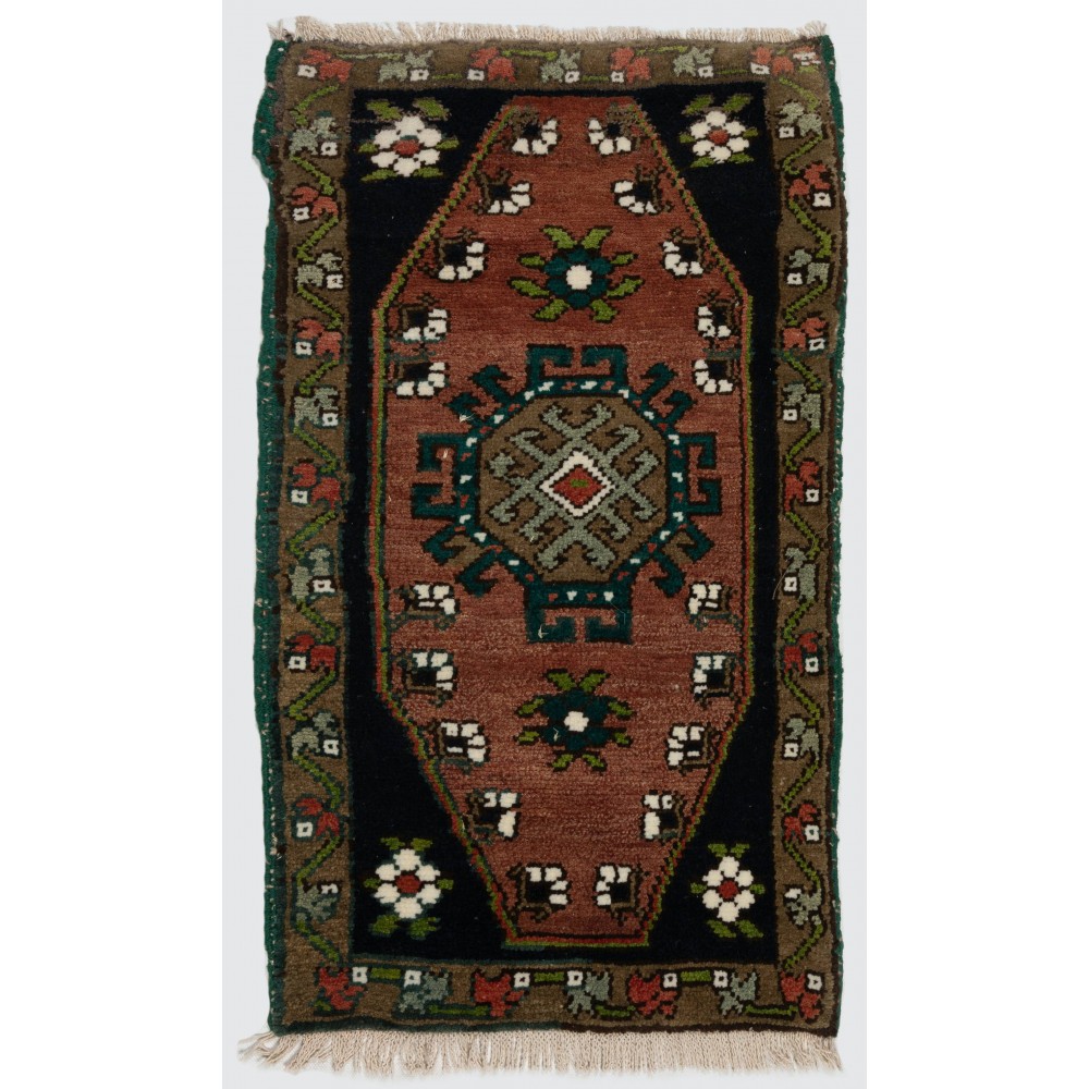 Vintage Handmade Accent Rug, Turkish Door Mat, Authentic Bath Mat