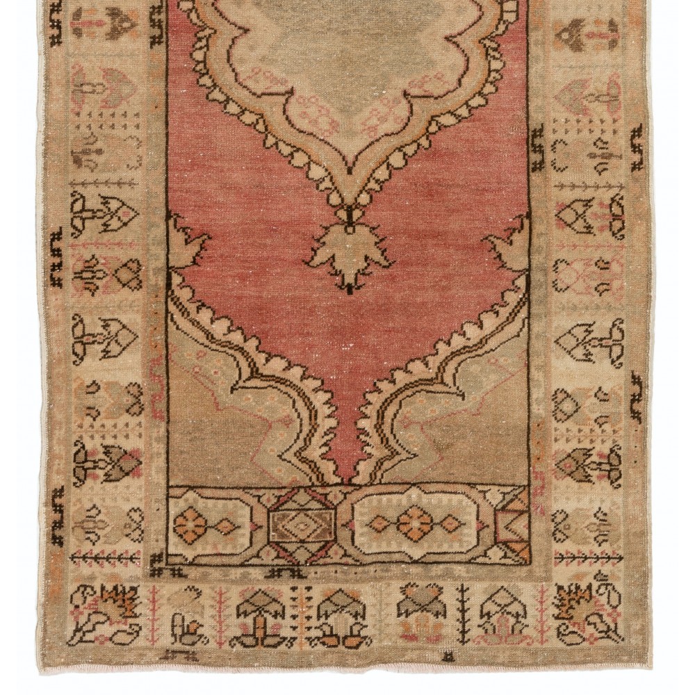 Vintage Handmade Mid-Century Anatolian Village Rug in Beige and Red Vintage Handmade Mid-Century Anatolian Village Rug in Beige and Red