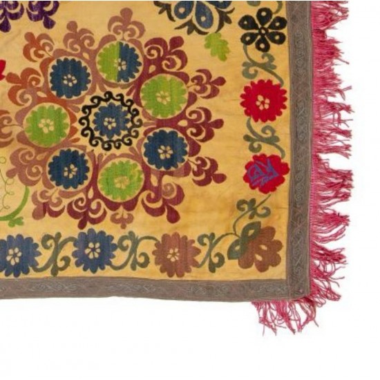 Central Asian Suzani Textile. Embroidered Cotton & Silk Bed Cover, Wall Hanging Central Asian Suzani Textile. Embroidered Cotton & Silk Bed Cover, Wall Hanging