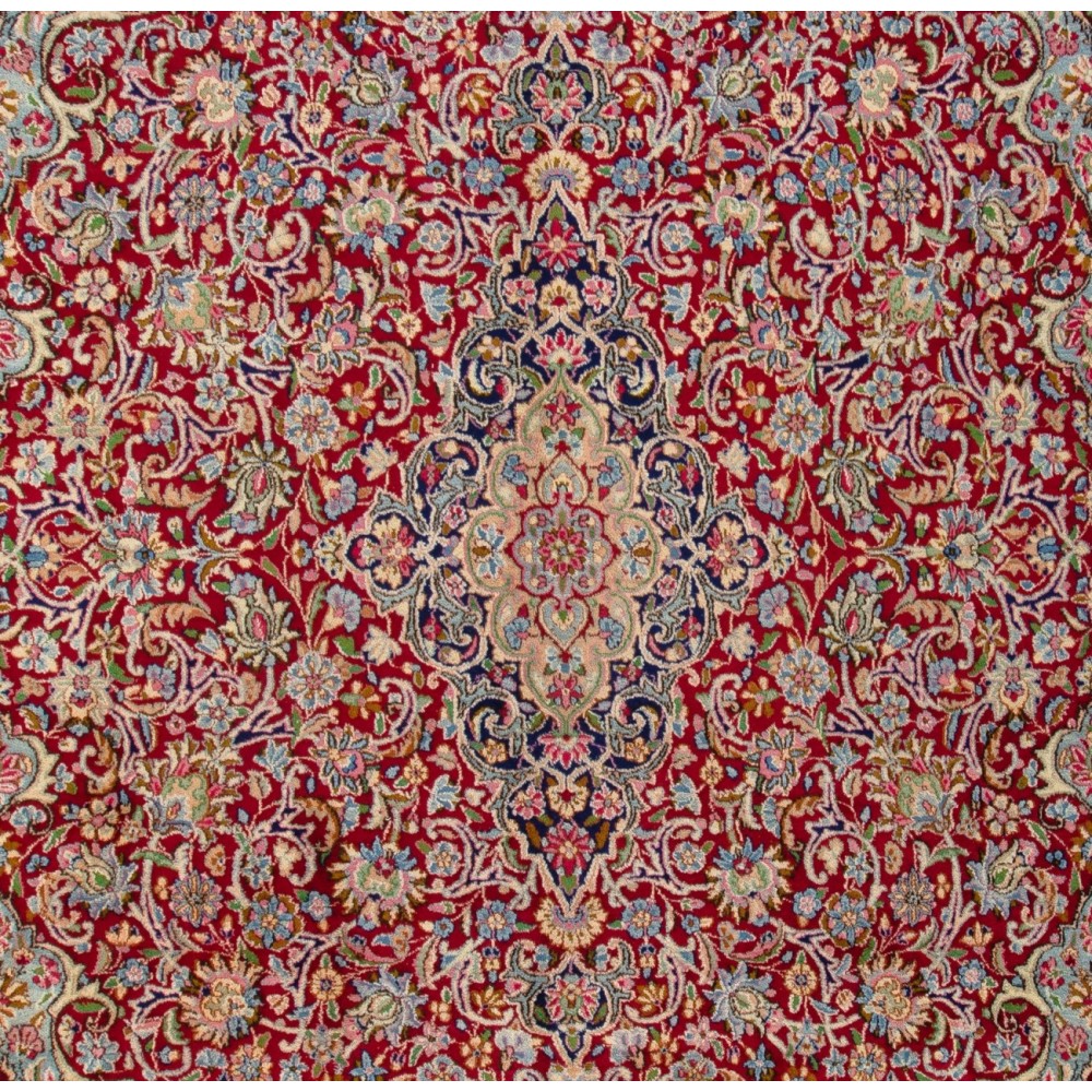 Antique Oriental Area Rug. Hand-Knotted Wool Carpet