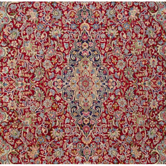 Antique Oriental Area Rug. Hand-Knotted Wool Carpet