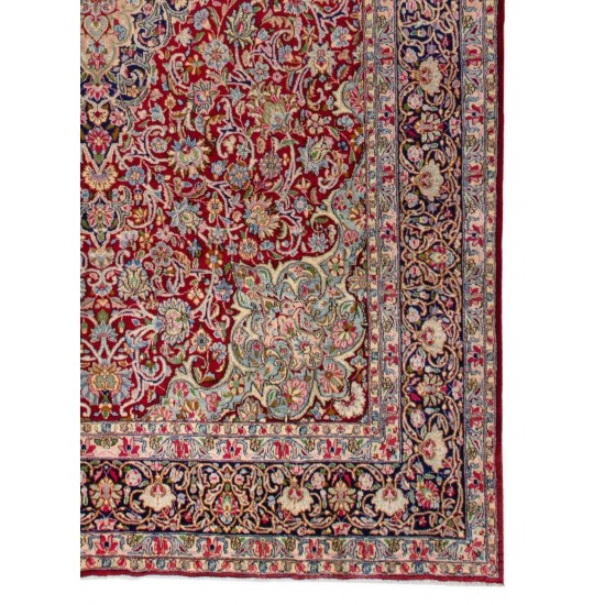 Antique Oriental Area Rug. Hand-Knotted Wool Carpet