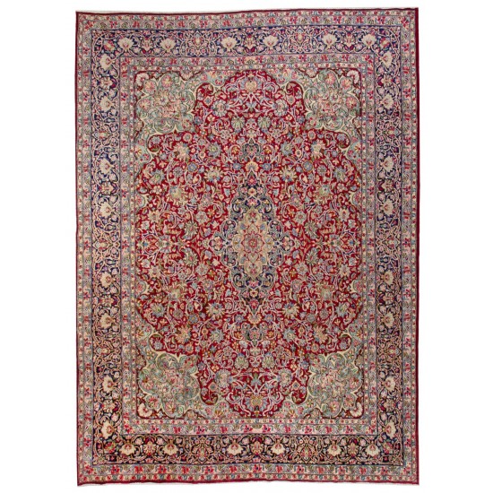 Antique Oriental Area Rug. Hand-Knotted Wool Carpet