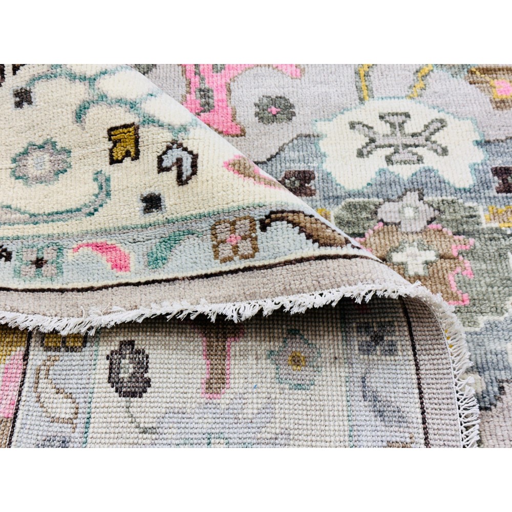 Hand-Knotted Oushak Area Rug for Living Room, Ivory Floral Design Wool Carpet Hand-Knotted Oushak Area Rug for Living Room, Ivory Floral Design Wool Carpet