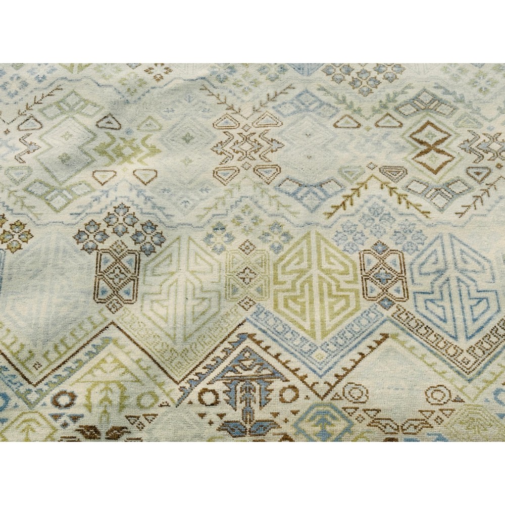 Decorative Oushak Wool Area Rug with Geometric Design. Hand-knotted Beige Carpet Decorative Oushak Wool Area Rug with Geometric Design. Hand-knotted Beige Carpet