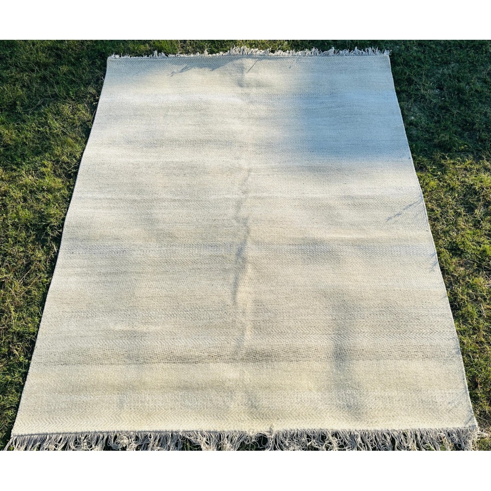 Minimalist Handmade Area Rug in Ivory. Hand-Knotted Wool and Bamboo Carpet