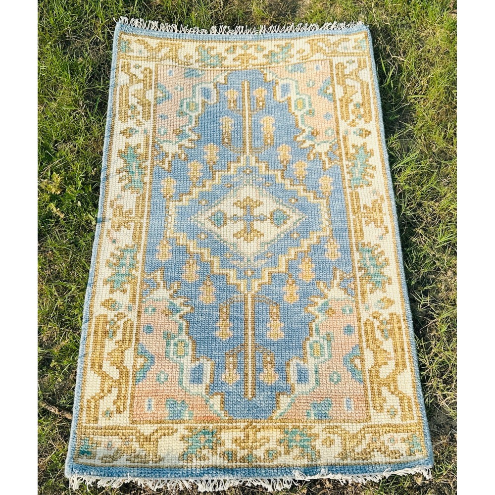 Hand-Knotted Oushak Wool Area Rug, Blue Medallion Design Accent Rug for Entryway Hand-Knotted Oushak Wool Area Rug, Blue Medallion Design Accent Rug for Entryway