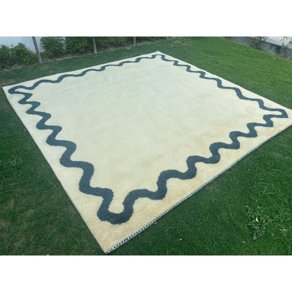 Modern Hand-Knotted 100% Wool Wavy Border Area Rug in Ivory Modern Hand-Knotted 100% Wool Wavy Border Area Rug in Ivory