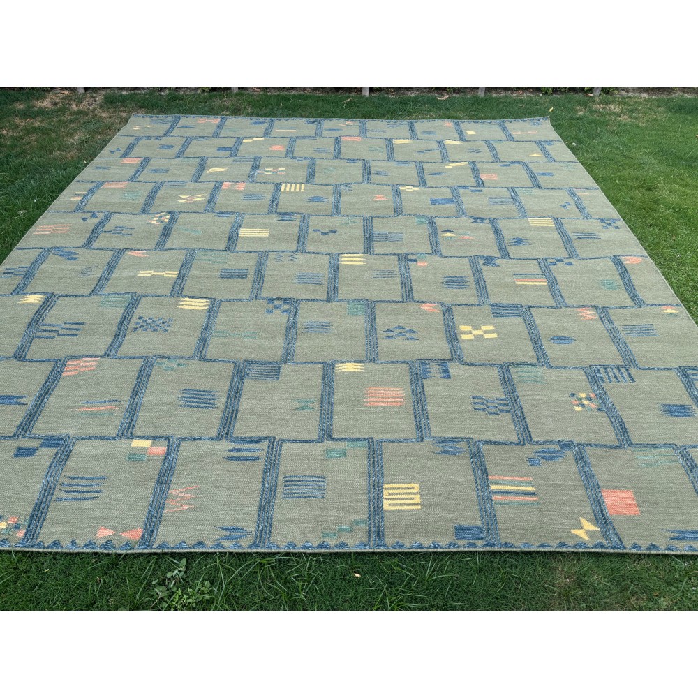 Modern Hand-Woven 100% Wool Grid Pattern Kilim, Flat-Weave Scandinavian Rug Modern Hand-Woven 100% Wool Grid Pattern Kilim, Flat-Weave Scandinavian Rug