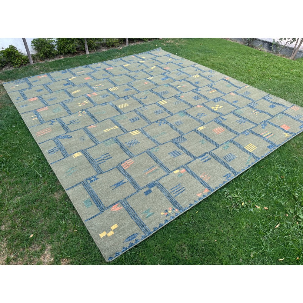 Modern Hand-Woven 100% Wool Grid Pattern Kilim, Flat-Weave Scandinavian Rug Modern Hand-Woven 100% Wool Grid Pattern Kilim, Flat-Weave Scandinavian Rug