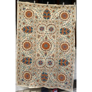 Silk Embroidered Beige Wall Hanging. Suzani Bedspread. Beige Table Cover. Traditional Throw Silk Embroidered Beige Wall Hanging. Suzani Bedspread. Beige Table Cover. Traditional Throw