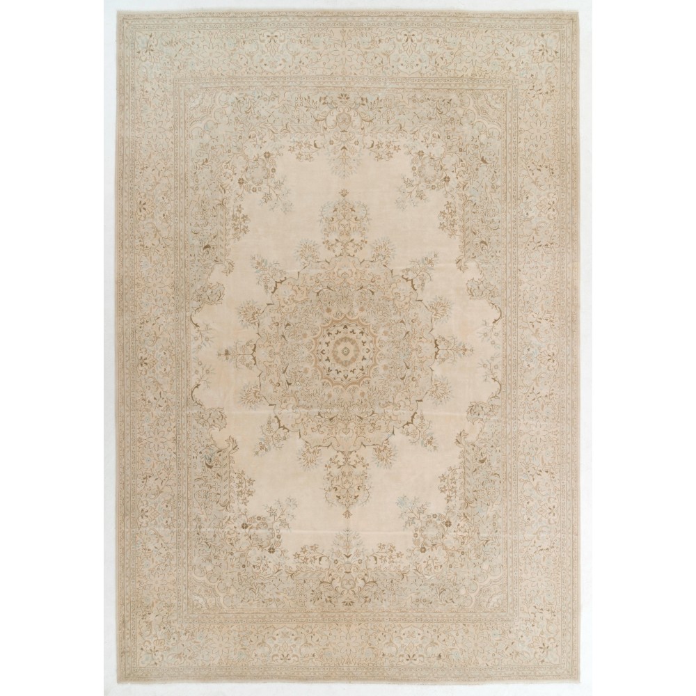 One-of-a-kind Vintage Wool Area Rug. Handmade Turkish Large Carpet for Farmhouse & Country Style Decoration One-of-a-kind Vintage Wool Area Rug. Handmade Turkish Large Carpet for Farmhouse & Country Style Decoration