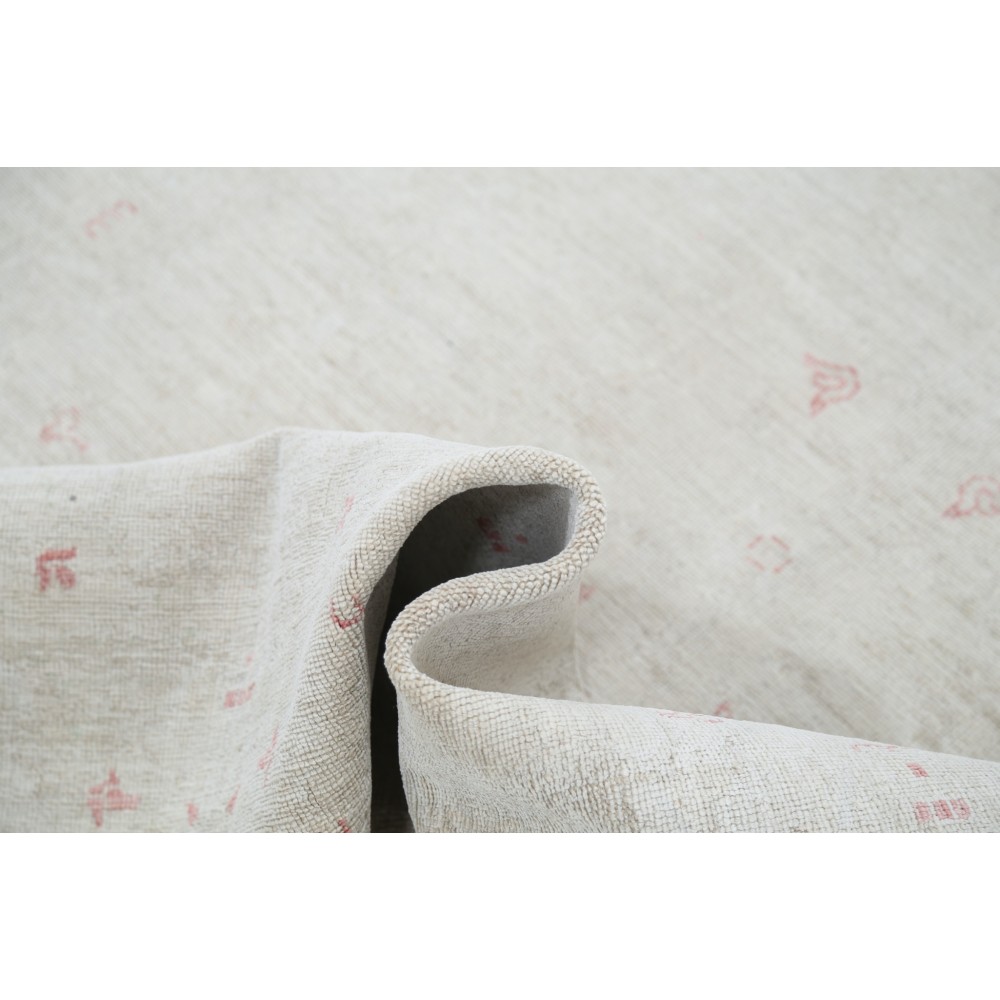Traditional Beige Turkish Small Rug | New Hand Knotted Accent Rug | 100% Wool Traditional Beige Turkish Small Rug | New Hand Knotted Accent Rug | 100% Wool