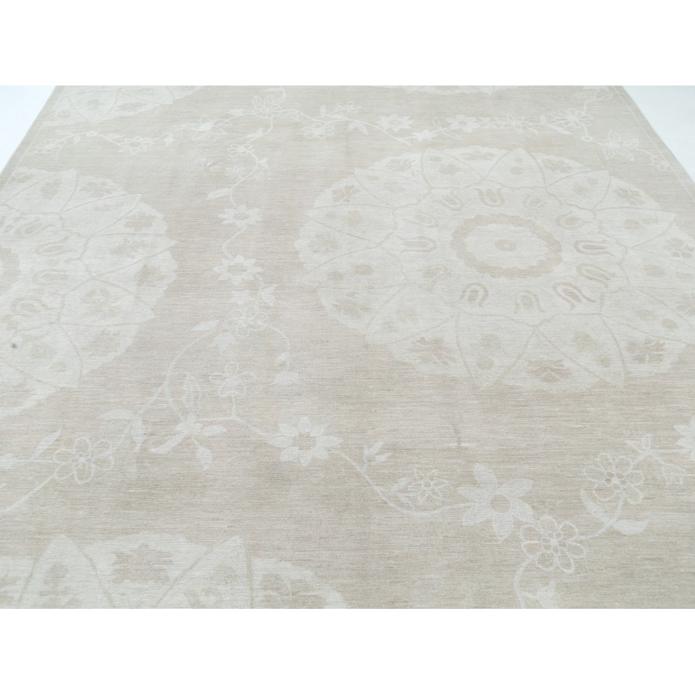Hand Knotted Beige Wool Large Area Rug | Traditional Floral Carpet Hand Knotted Beige Wool Large Area Rug | Traditional Floral Carpet