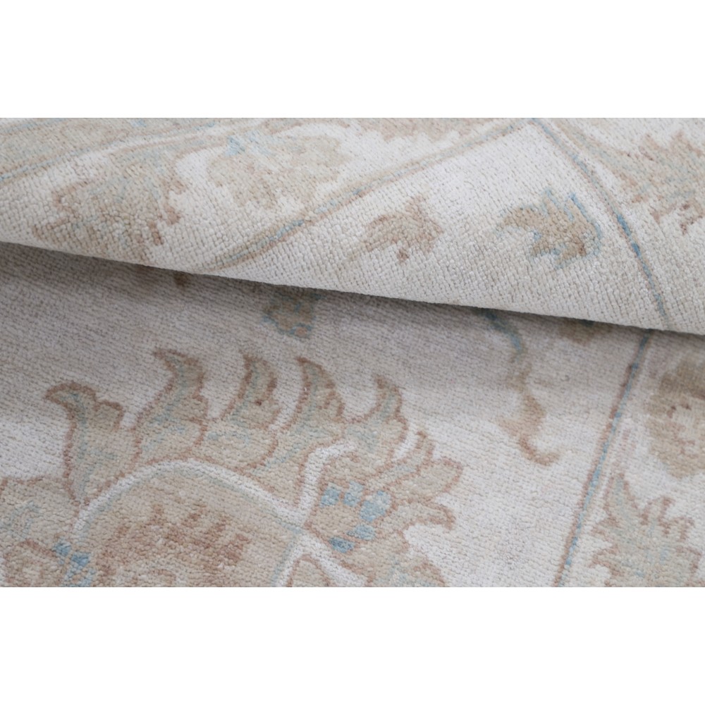 Traditional Floral Area Rug | Hand Knotted Accent Rug | 100% Wool Traditional Floral Area Rug | Hand Knotted Accent Rug | 100% Wool