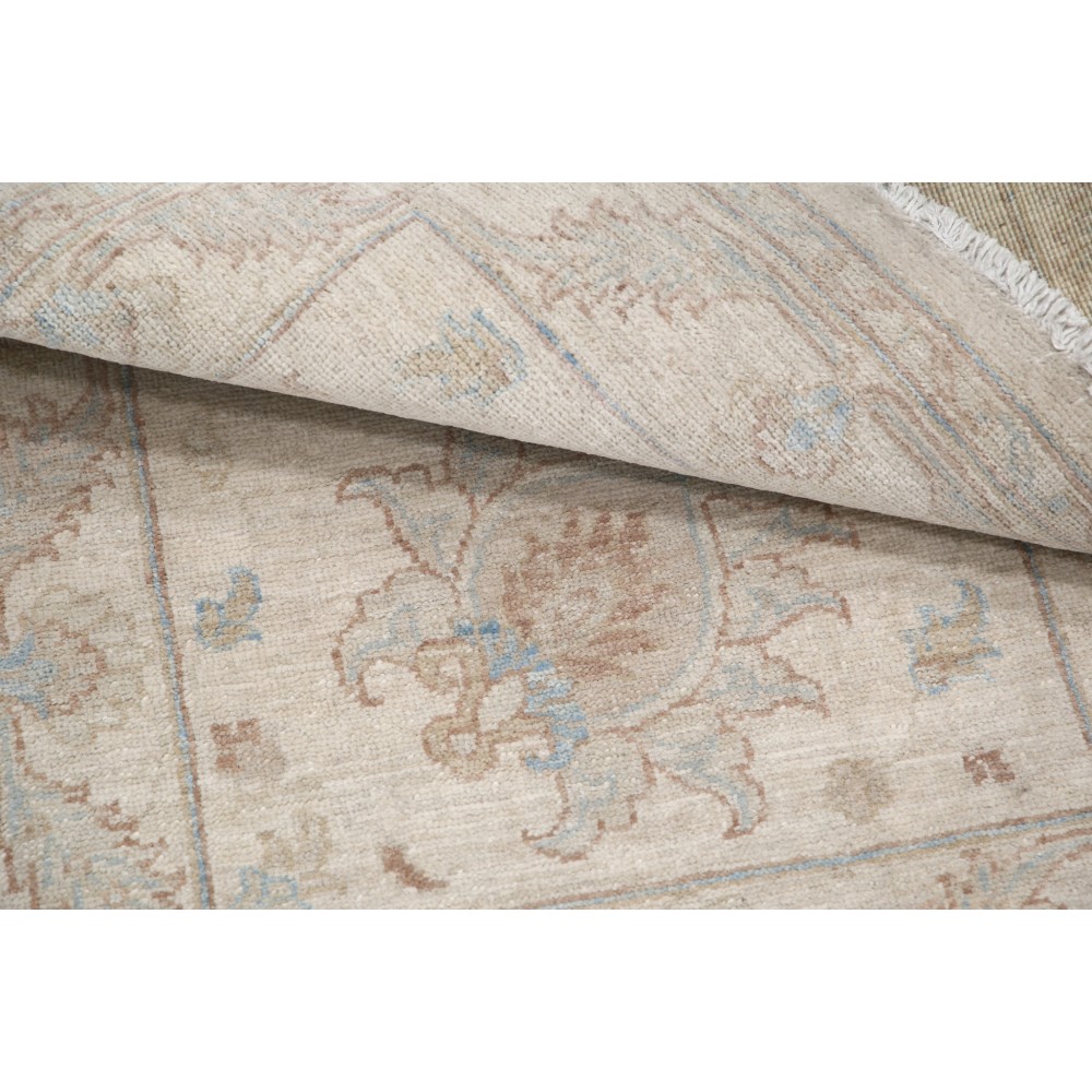 Traditional Floral Area Rug | Hand Knotted Accent Rug | 100% Wool Traditional Floral Area Rug | Hand Knotted Accent Rug | 100% Wool