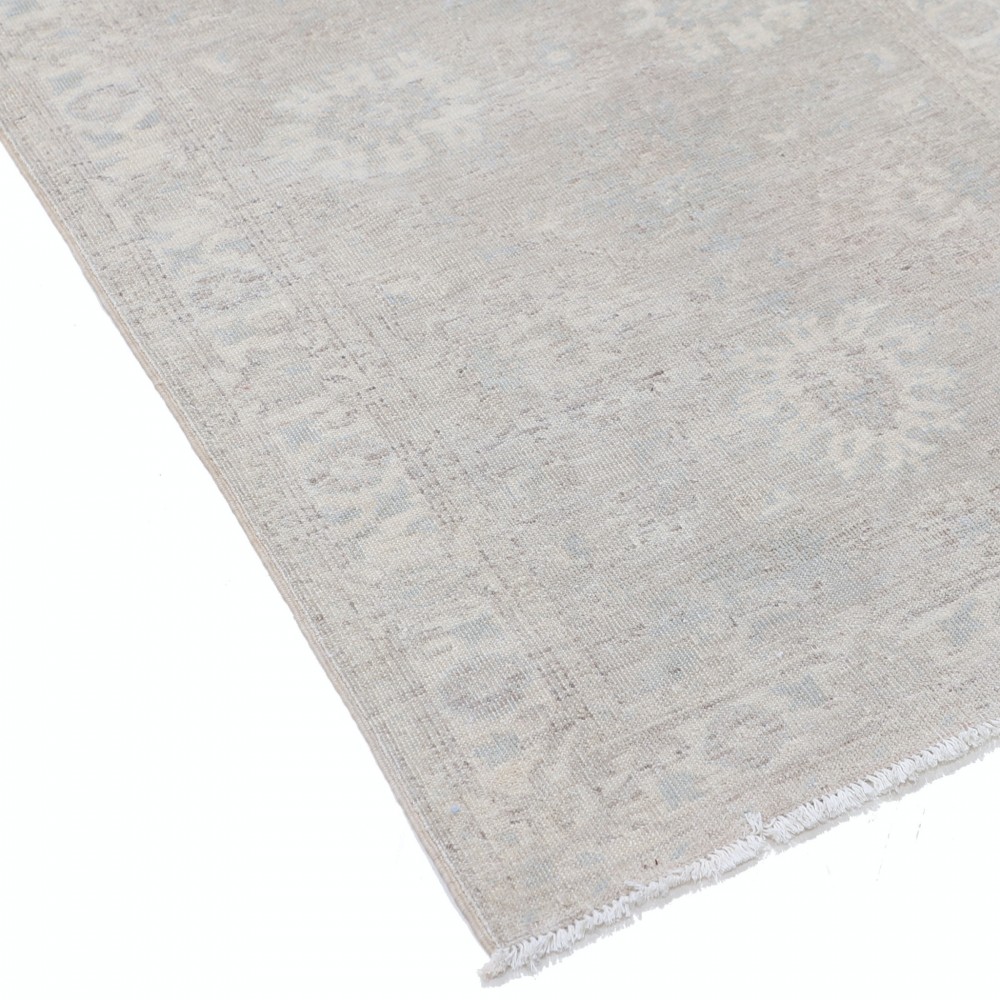 Traditional Handknotted Turkish Small Rug | Beige Accent Rug | New Condition | 100% Wool Traditional Handknotted Turkish Small Rug | Beige Accent Rug | New Condition | 100% Wool
