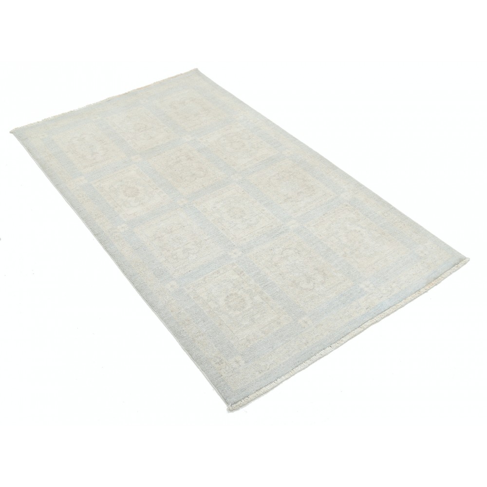 Traditional Hand Knotted Accent Rug | Floral Wool Area Rug in Soft Tones Traditional Hand Knotted Accent Rug | Floral Wool Area Rug in Soft Tones