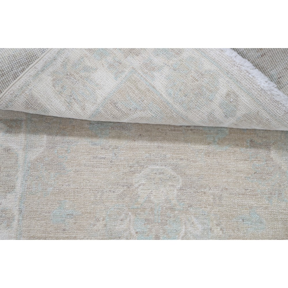 Traditional Beige Floral Accent Rug | Hand Knotted Small Entryway Rug | New Condition | 100% Wool Traditional Beige Floral Accent Rug | Hand Knotted Small Entryway Rug | New Condition | 100% Wool