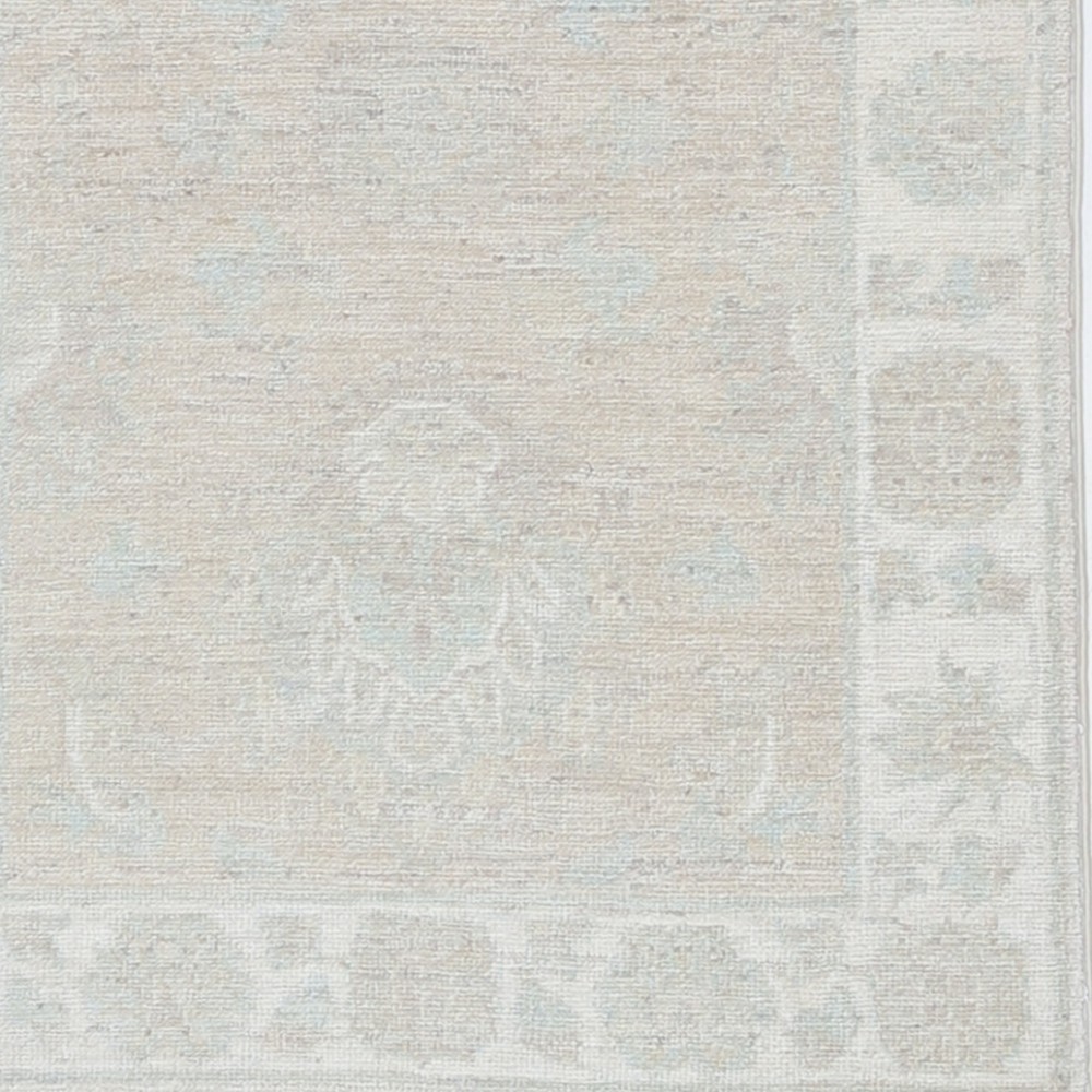Traditional Beige Floral Accent Rug | Hand Knotted Small Entryway Rug | New Condition | 100% Wool Traditional Beige Floral Accent Rug | Hand Knotted Small Entryway Rug | New Condition | 100% Wool